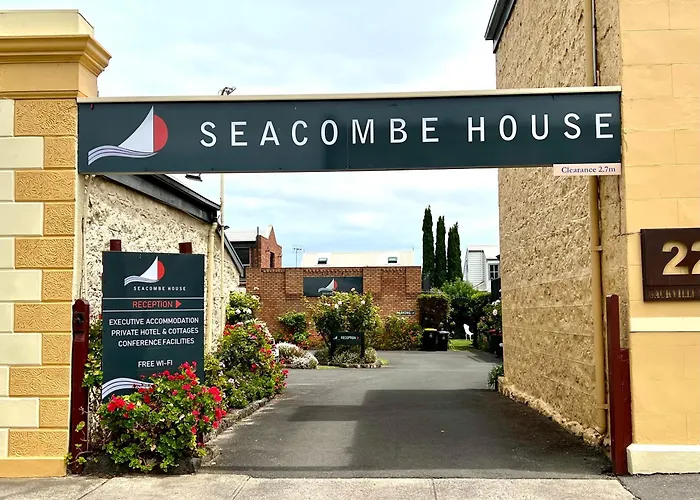 Seacombe House Motor Inn
